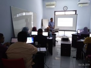 pelatihan olah data menggunakan SPSS di Kantor Logov Celebes Makassar